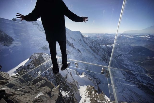 Inauguraron Chamonix Skywalk: mirá cómo es flotar seguro en los Alpes a 3.800 metros