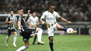 Campaz maniobra ante Mineiro. Central precisa de él para minimizar los daños de la sanción de la Conmebol.