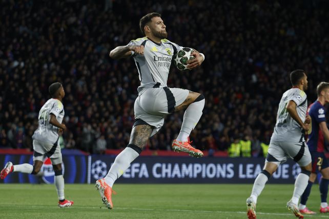 Otamendi igualó de manera transitoria y luego Barcelona marcó claras diferencias con Benfica.