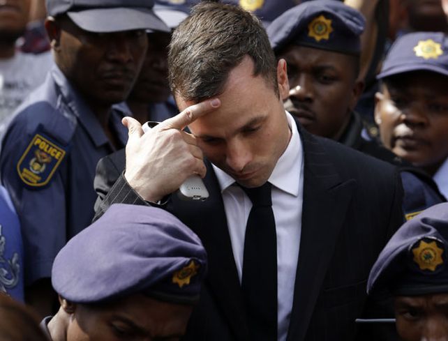 La justicia justificó la condena en la gravedad del delito y la negligencia de Pistorius.(Foto:AP)