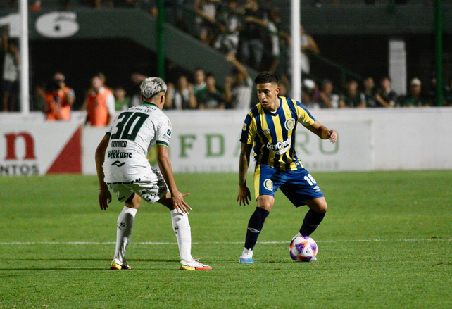 Central no lo pudo sostener luego de la expulsión de Ortiz y perdió 4 a 1 ante Sarmiento