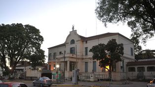 La víctima&nbsp;está internada en el Hospital Centenario.