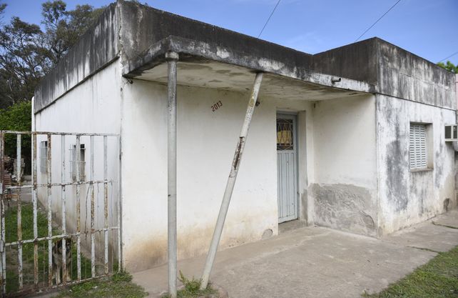 Agonizante. Segundo fue hallado maniatado por su esposa en su casa de Cafferata al 2000 de Villa Gobernador Gálvez.
