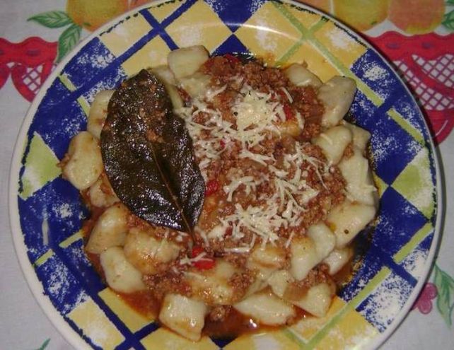 Este viernes 29 está para unos ñoquis a la bolognesa