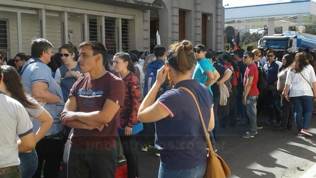 Agmer Paraná realiza asambleas y concentración en defensa de la escuela pública