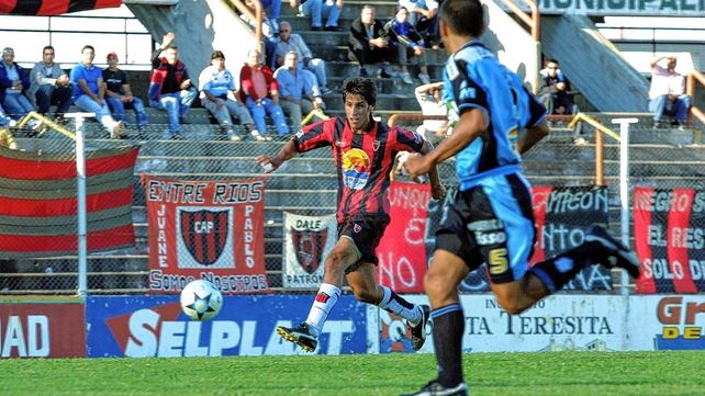 El día que Patronato jugó un partido oficial a la misma hora que el Superclásico