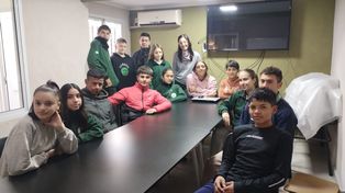Los estudiantes distribuirán ahora muestras de sus tabletas con las indicaciones y la receta para que sus&nbsp; vecinos puedan fabricarlas en casa.