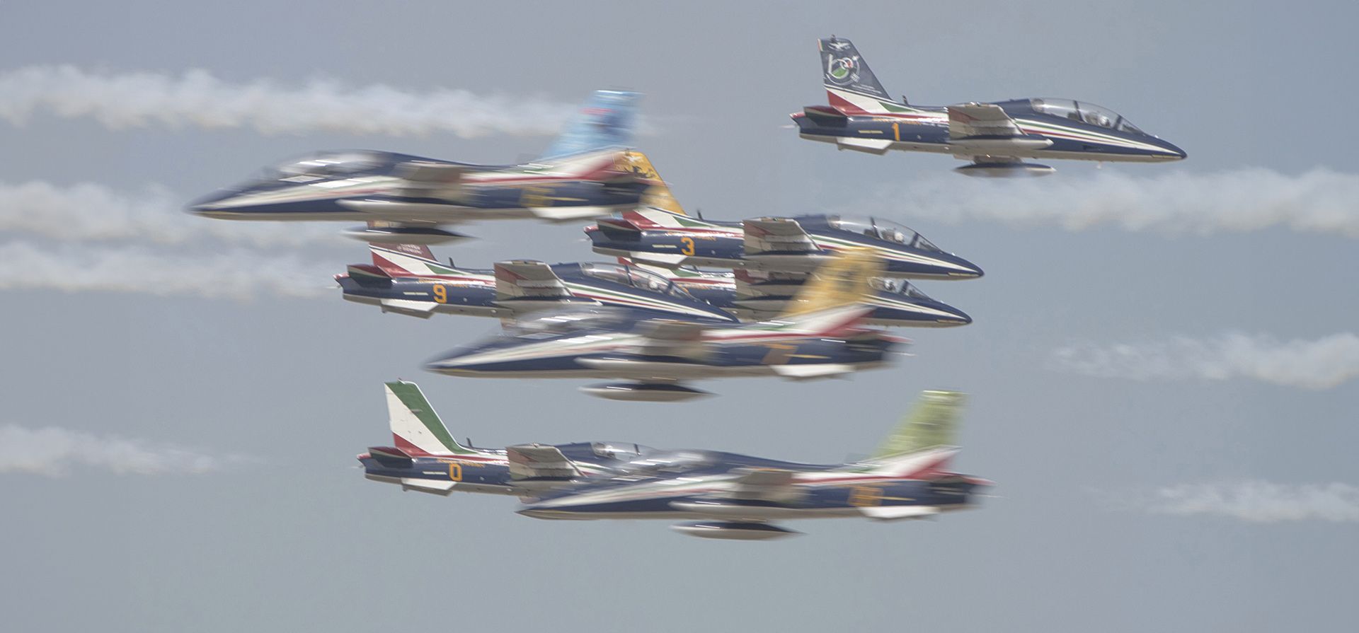 Aviones del Frecce Tricolori de la fuerza aérea italiana vuelan en el Salón Aeronáutico de Dubai en Dubai, Emiratos Árabes Unidos, el miércoles 15 de noviembre de 2023. (Foto AP/Jon Gambrell) Aviones del Frecce Tricolori de la fuerza aérea italiana vuelan en el Salón Aeronáutico de Dubai en Dubai, Emiratos Árabes Unidos, el miércoles 15 de noviembre de 2023. (Foto AP/Jon Gambrell)