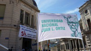 El Senado de la Nación apura la creación de la Universidad Nacional Juan L. Ortiz.