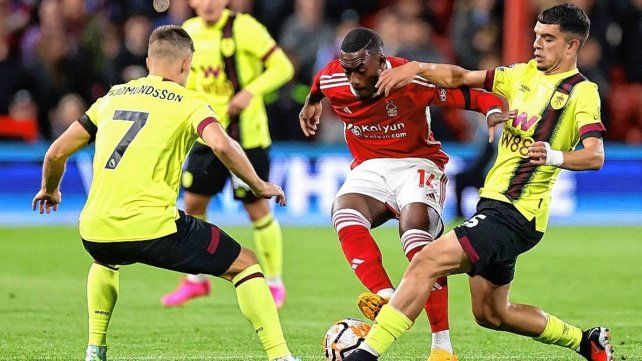Montiel, titular en el 1-1 de Nottingham Forest ante Burnley