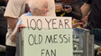 Quién es la fan de Lionel Messi de 100 años que se volvió viral durante el encuentro ante Austria