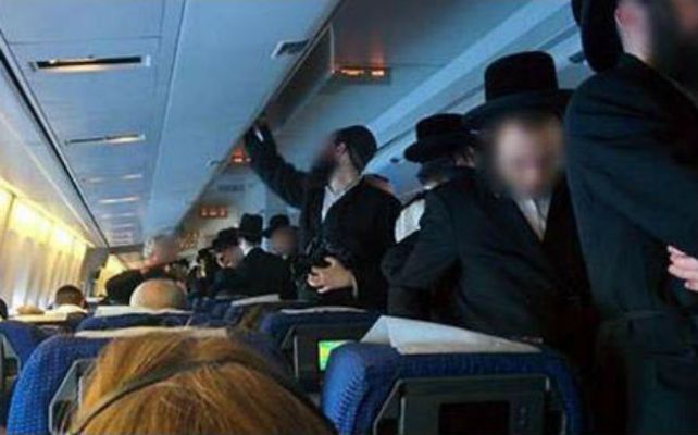 Documento. Fotografía subida por una pasajera del conflictivo vuelo.