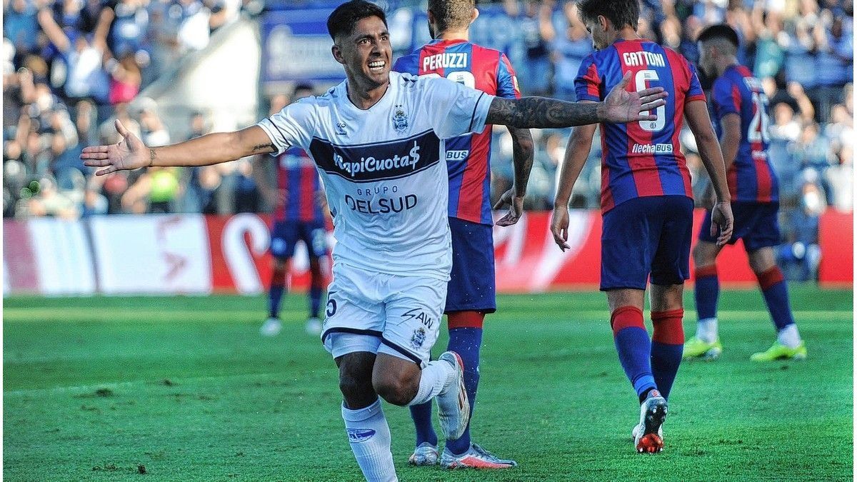 Cristian Tarragona está en los planes de Unión de Santa Fe