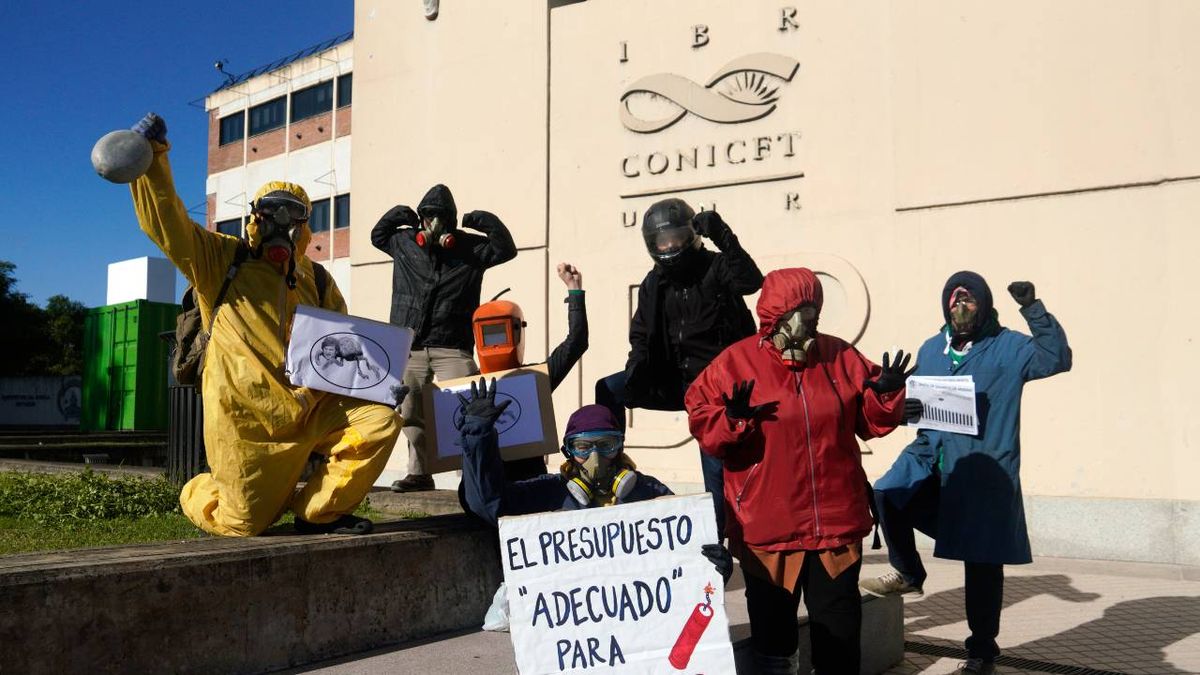 Trabajadores del Conicet denuncian "la destrucción del sistema científico"