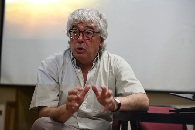 Alejandro Oliva es médico