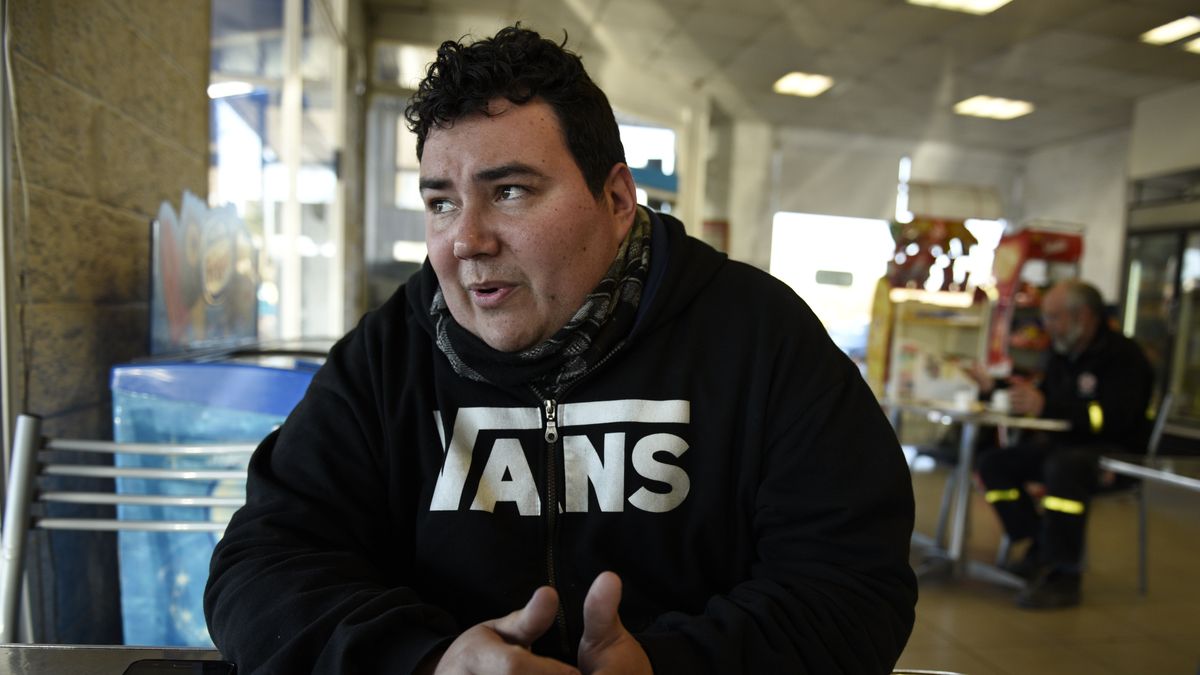 Un músico tropical denunció arresto forzado y maltratos en la seccional 21ª