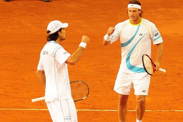 Nalbandian y Schwank ganaron el dobles y abrieron una esperanza