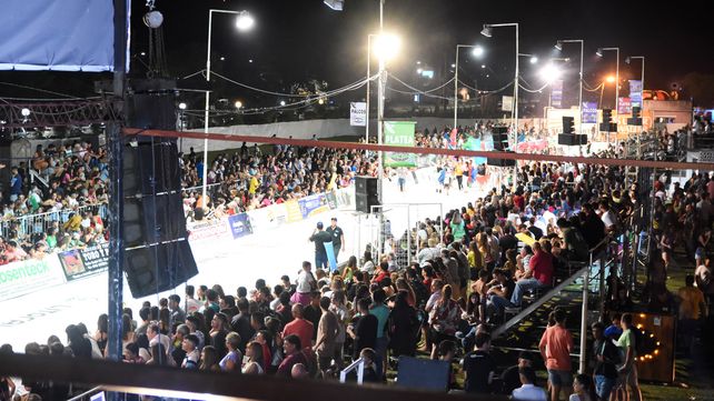 El Carnaval de Hasenkamp trae toda la alegría de Malibú y Marumbá. Los sábados 8; 15 y 22 de febrero estará Pont a bailar