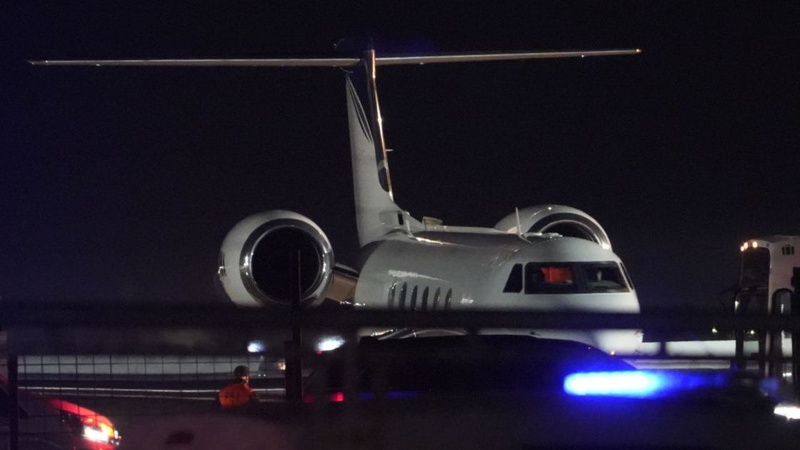 Lionel Messi y su familia partieron este martes por la noche desde el aeropuerto de Fisherton rumbo a Miami.