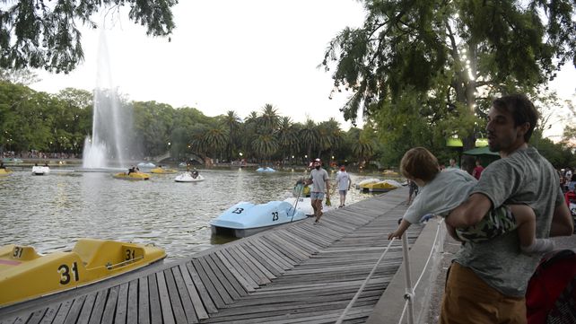 Pedalear en los botes del parque Independencia ya no es tan popular.&nbsp;