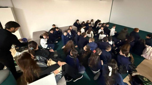 Cinemateca de Entre Ríos: delegaciones escolares conocieron el trabajo de preservación audiovisual