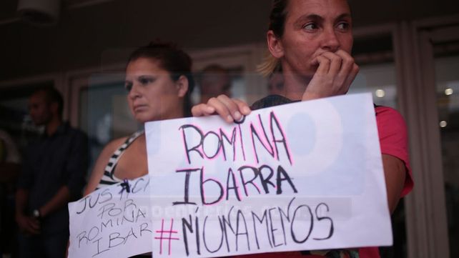Reclamo. En Paraná cientos de mujeres se movilizaron ayer al edificio de Tribunales. &nbsp; 