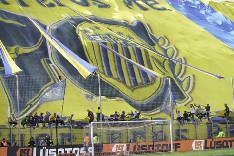 Los hinchas de Central desplegaron una bandera gigante en la previa del clásico ante Newell's.