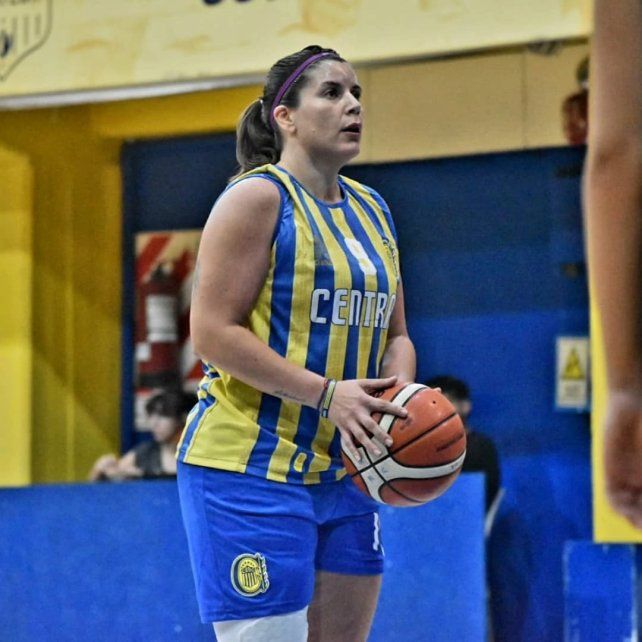 Micaela Corgnali se destacó en el básquet femenino de la Rosarina.