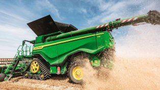 Luis Caputo anunció una baja de retenciones al agro para mejorar la competitividad Luis Caputo anunció una baja de retenciones al agro para mejorar la competitividad