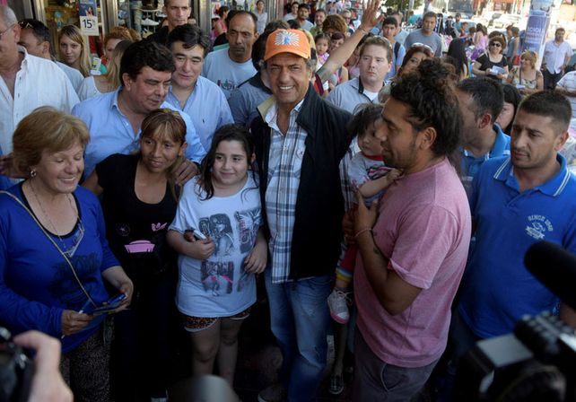 De Campaña. El gobernador estuvo en Ituzaingó y Lafferrere.