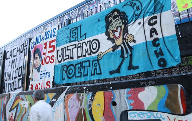 Conmovedor apoyo de las seguidoras del artista.