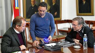 Bordet recibió a emprendedores que prevén exportar a Uruguay