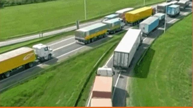 Operativos para el transporte de camiones en las rutas