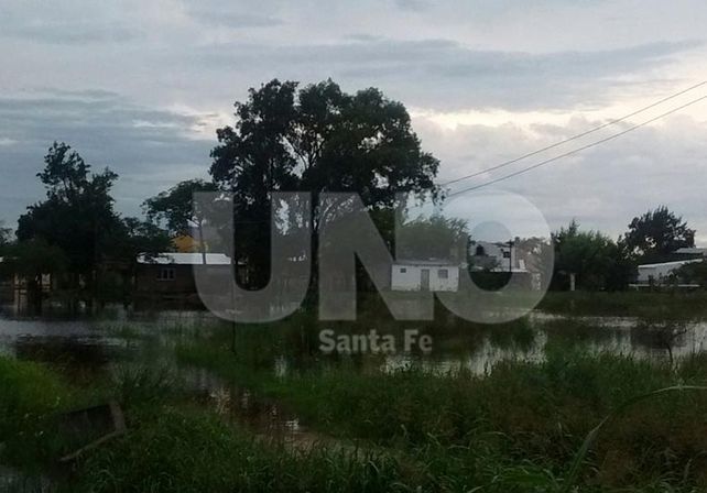 Arroyo Leyes. Algunas casas ubicadas en el Km 21 sufren las consecuencias de la crecida.