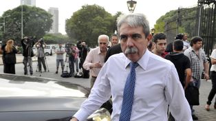 Aníbal Fernández admitió que el dinero de los bolsos de López podría provenir de coimas