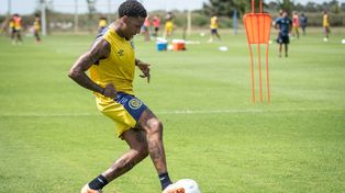 Abel Hernández sumará sus primeros minutos con la camiseta de Central. Va de titular en Liniers.