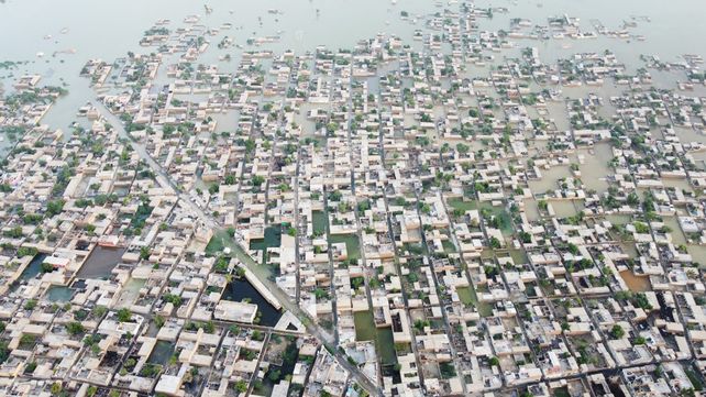 Pakistán: ascienden a 1.290 los muertos por las inundaciones