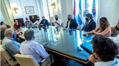 El intendente Pablo Javkin presenció la reunión junto a representantes de los clubes. El intendente Pablo Javkin presenció la reunión junto a representantes de los clubes.
