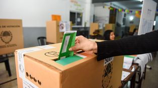 Los santafesinos van a las urnas para elegir gobernador.