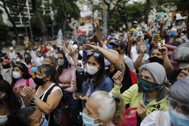 Devoción. Los venezolanos celebraron la declaración de beato del médico José Gregorio Hernández