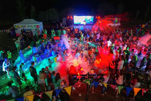 En total participaron 380 colonos en el Polideportivo