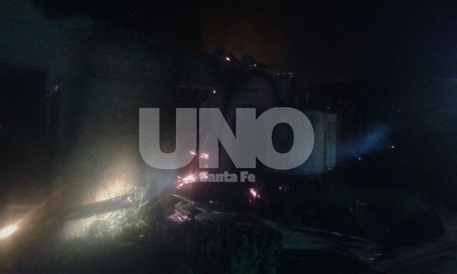 Ardió una fábrica abandonada de cerámicas