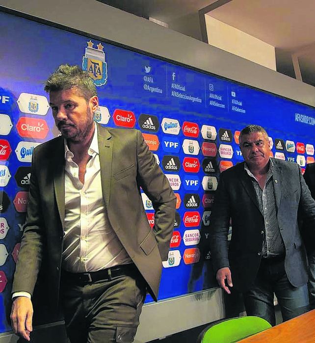 Dijo chau. Tinelli dejó sus cargos en la AFA y se alejó de Tapia