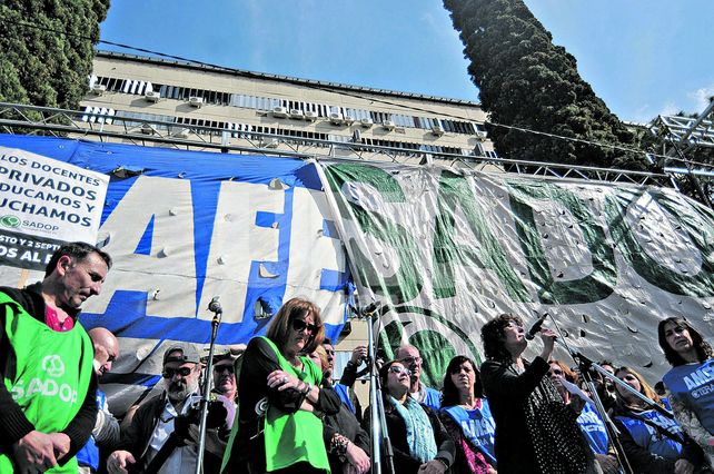 Movilización. A las 10.15 Amsafé y Sadop marcharán hasta el Ministerio de Educación.