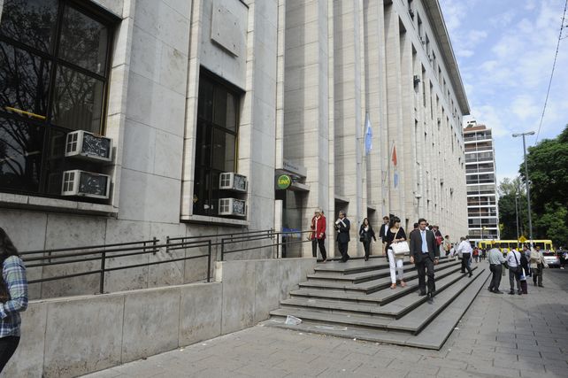 Un fallo de la Justicia de Familia que no tiene antecedentes: bloquearán las redes sociales de un padre deudor alimentario. 