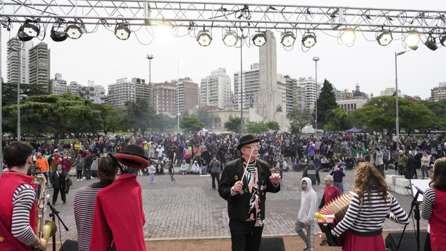 La Marcha de la Marihuana en Rosario convocó a cientos de personas en el Parque Nacional a la Bandera.