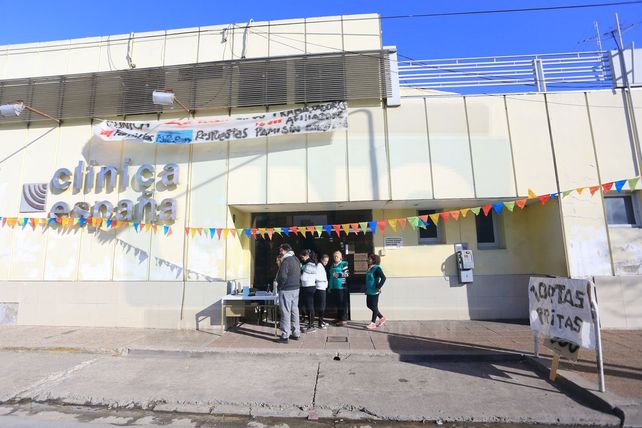 Trabajadores de la ex Clínica España se esperanzan con la reapertura