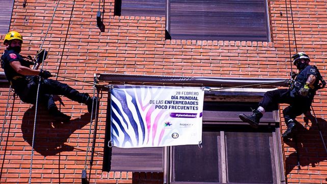 Bomberos Zapadores de Rosario también se suman a la campaña plantá bandera por las EPOF.
