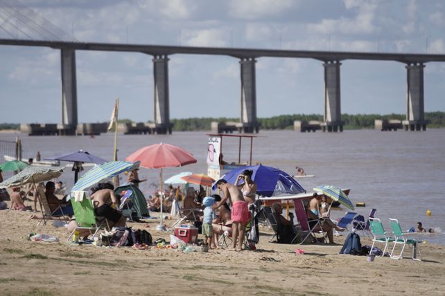 Temporada auspiciosa. Entre el balneario La Florida y las piletas del Parque Alem la primera quincena sumó unos 60 mil concurrentes.