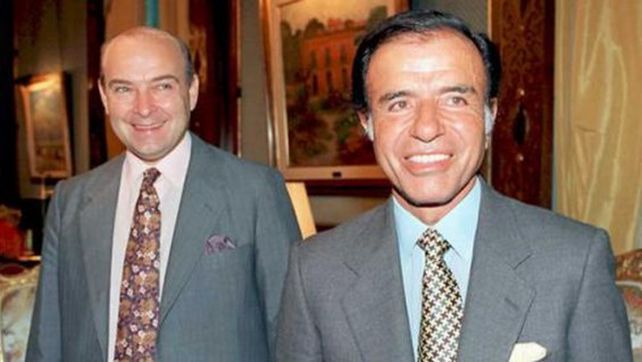 Deuda externa - El plan de Convertibilidad del ex Presidente Carlos M y su ministro de Economía, Domingo Cavallo. 